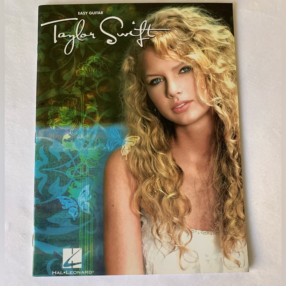 Taylor Swift Easy Guitar Sheet Music Book